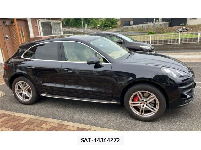 Porsche MACAN 2016-01 8854953-3