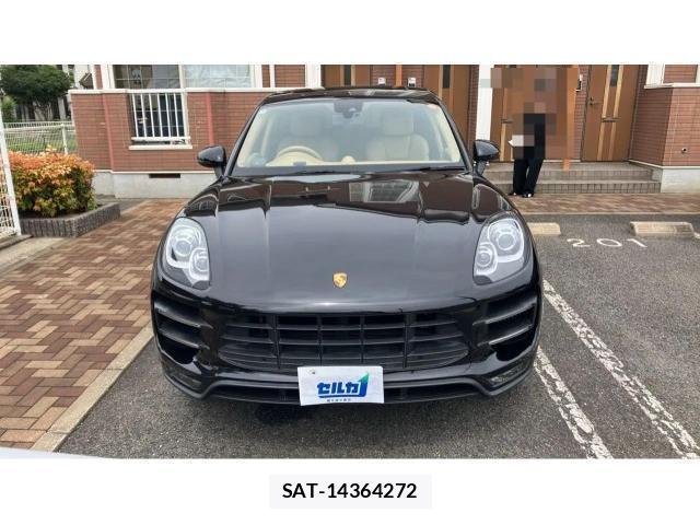 Porsche MACAN 2016-01 8854953-9