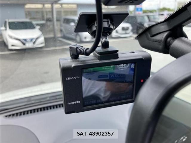 Nissan MARCH 2018-03 8857042-13
