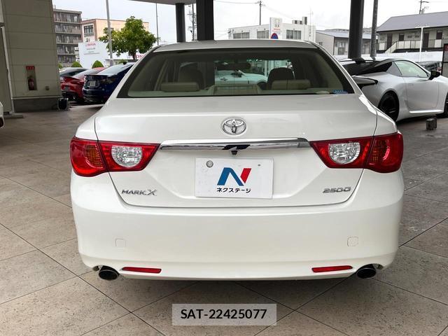 Toyota MARK X 2011-06 8856195-14