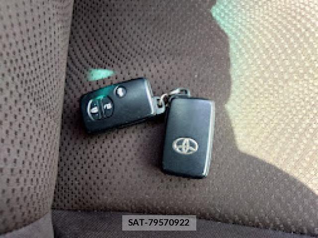 Toyota MARK X 2014-08 8857124-5