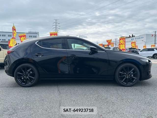 Mazda MAZDA3 2026-09 8854418-5