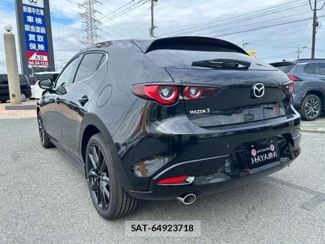 Mazda MAZDA3 2026-09 8854418-8