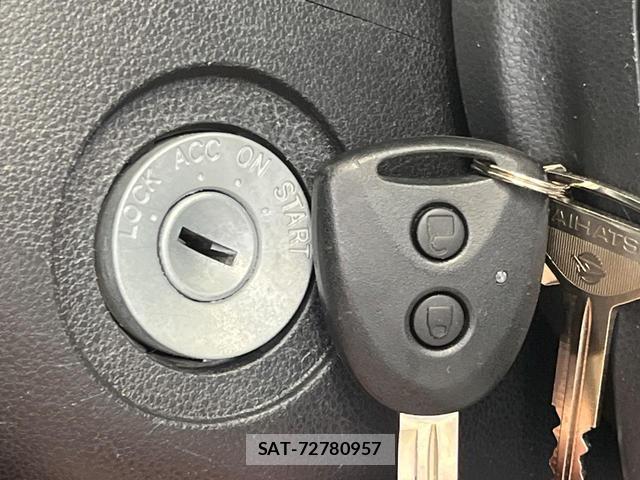 Daihatsu MIRA 2022-08 8854402-4