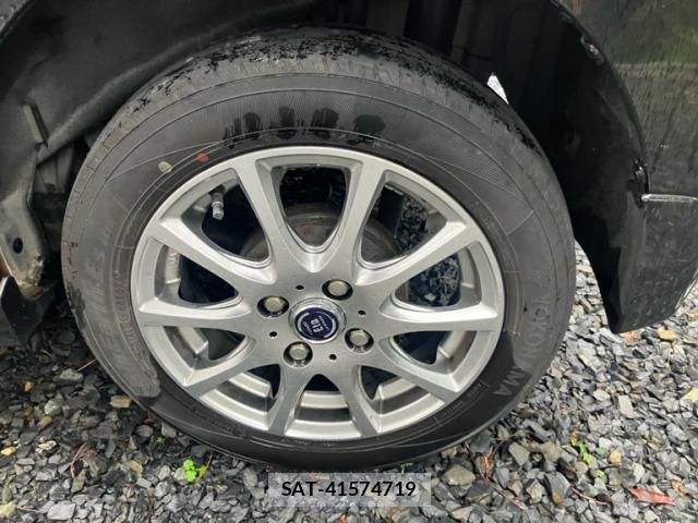 Daihatsu MOVE 2011-08 8854902-4