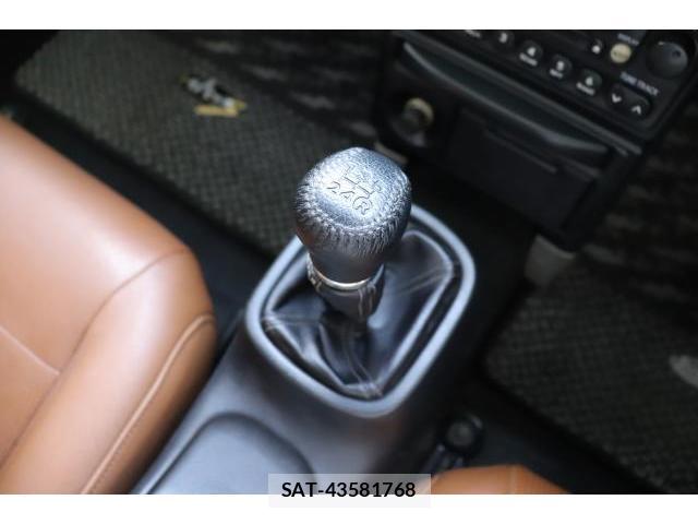 Toyota MR-S 2002-05 8855870-13