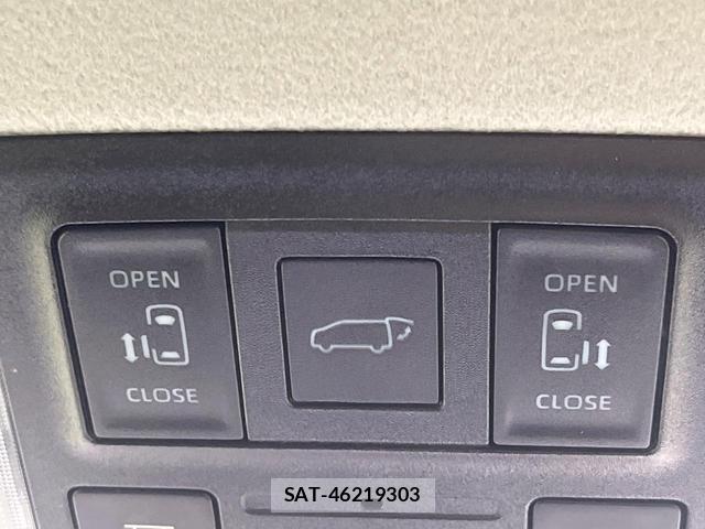 Toyota NOAH 2022-03 8853839-5