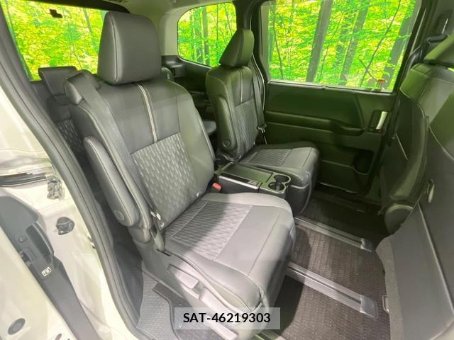 Toyota NOAH 2022-03 8853839-8