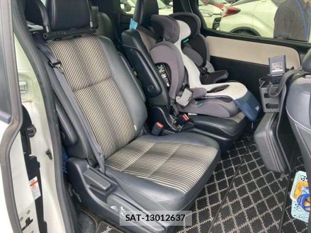 Toyota NOAH 2021-06 8853870-10
