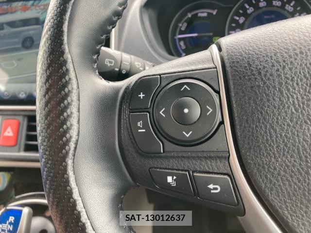 Toyota NOAH 2021-06 8853870-17