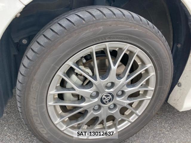 Toyota NOAH 2021-06 8853870-3