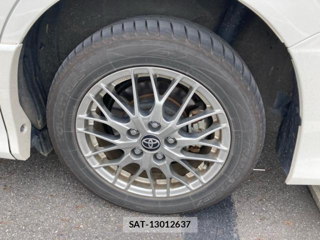 Toyota NOAH 2021-06 8853870-5