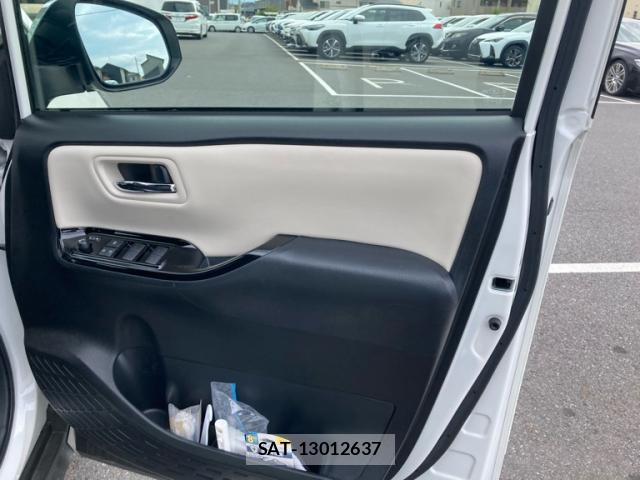 Toyota NOAH 2021-06 8853870-6