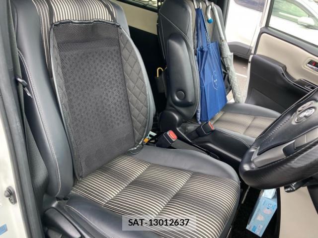 Toyota NOAH 2021-06 8853870-8