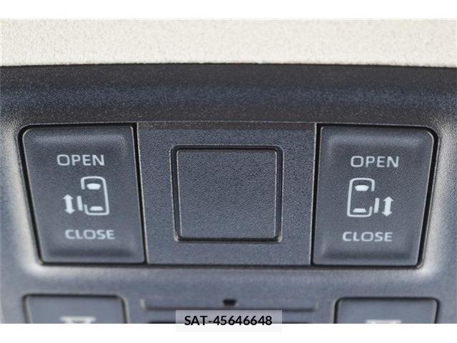 Toyota NOAH 2022-07 8854248-5