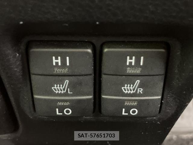 Toyota NOAH 2021-05 8854293-17