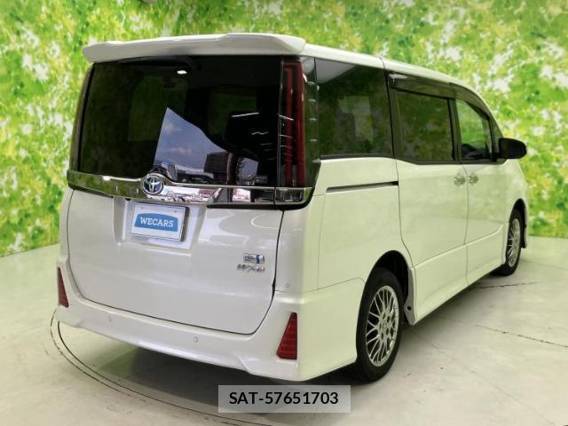Toyota NOAH 2021-05 8854293-2