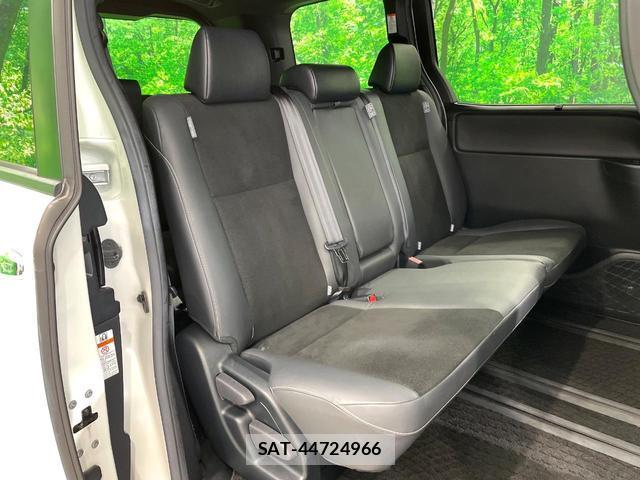 Toyota NOAH 2020-04 8854341-10