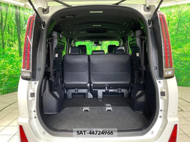 Toyota NOAH 2020-04 8854341-12