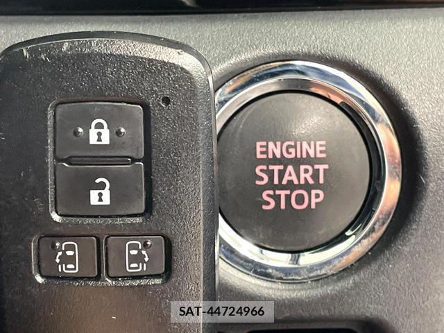 Toyota NOAH 2020-04 8854341-7