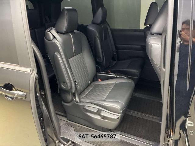 Toyota NOAH 2022-12 8854356-4