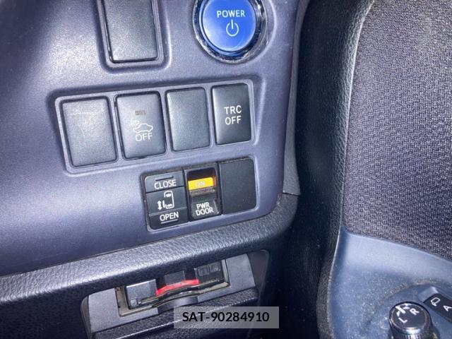 Toyota NOAH 2015-07 8854420-11