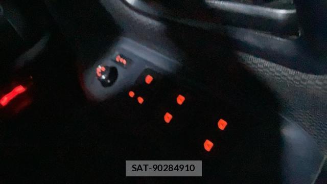 Toyota NOAH 2015-07 8854420-17