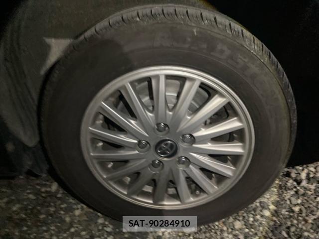 Toyota NOAH 2015-07 8854420-4