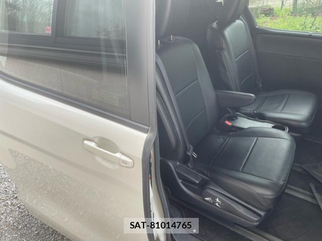 Toyota NOAH 2016-05 8854525-10