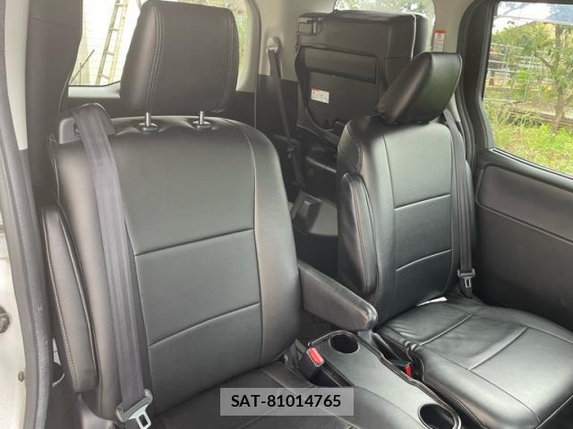 Toyota NOAH 2016-05 8854525-11