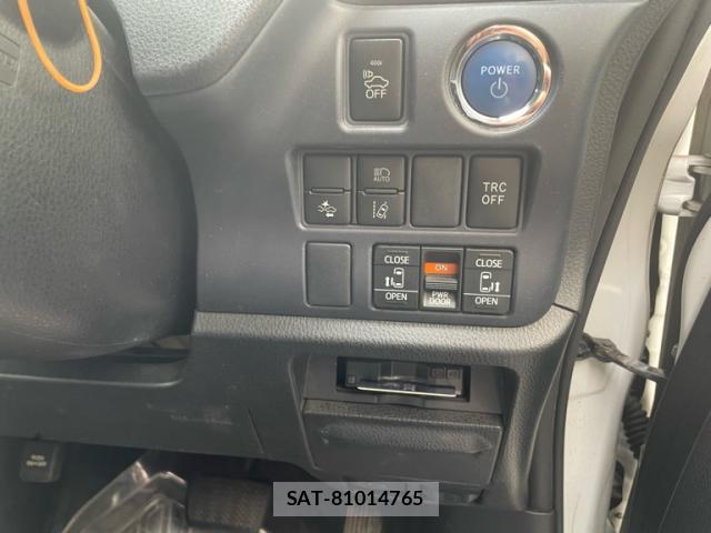 Toyota NOAH 2016-05 8854525-17