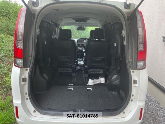 Toyota NOAH 2016-05 8854525-9