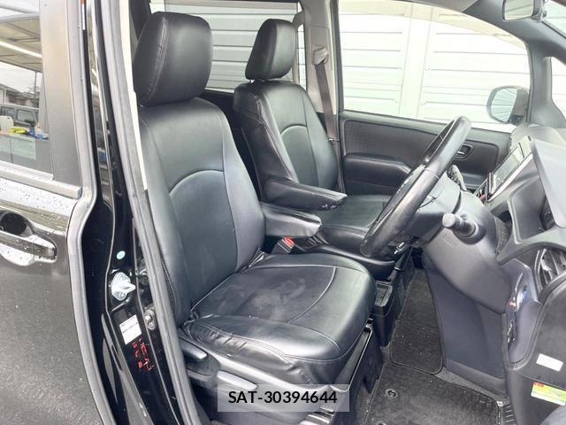 Toyota NOAH 2014-11 8854584-7