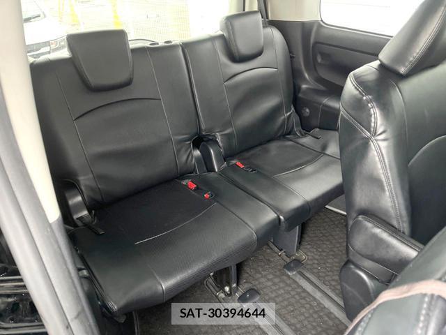 Toyota NOAH 2014-11 8854584-9