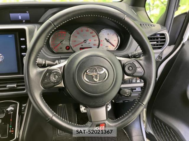 Toyota NOAH 2017-11 8854596-14