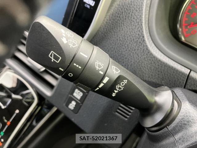 Toyota NOAH 2017-11 8854596-16