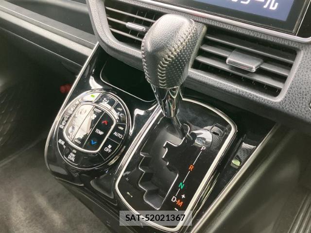 Toyota NOAH 2017-11 8854596-17