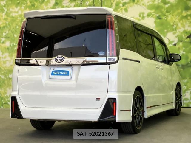 Toyota NOAH 2017-11 8854596-2