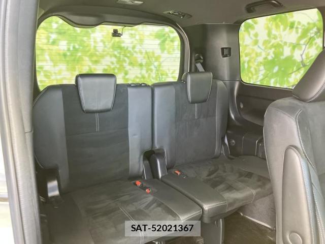 Toyota NOAH 2017-11 8854596-5