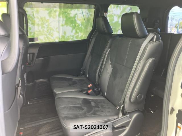 Toyota NOAH 2017-11 8854596-7