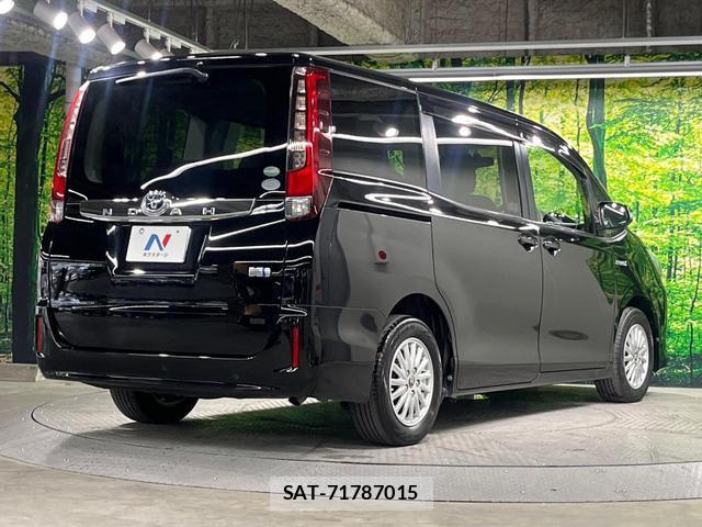 Toyota NOAH 2014-11 8854745-17