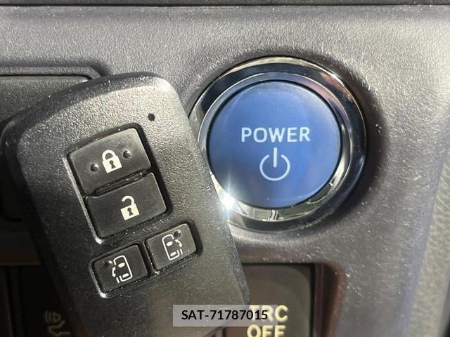 Toyota NOAH 2014-11 8854745-6