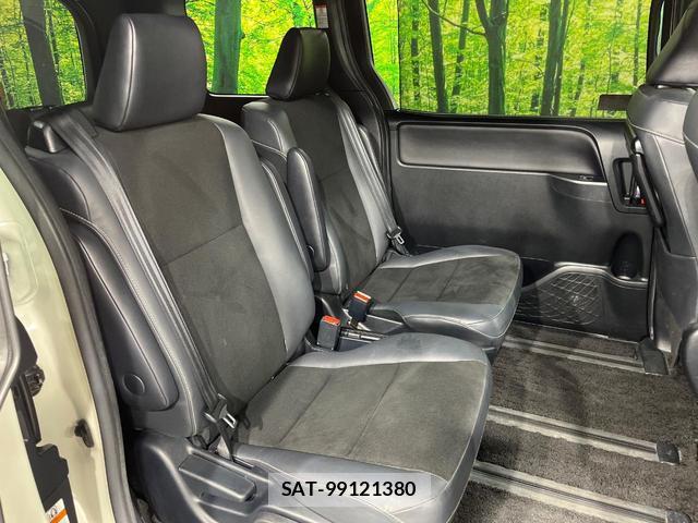 Toyota NOAH 2019-02 8854746-8