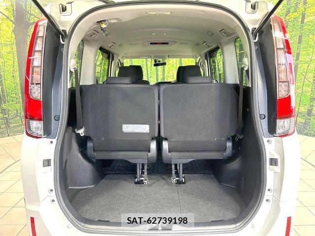 Toyota NOAH 2015-08 8854839-10