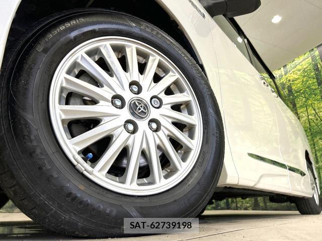 Toyota NOAH 2015-08 8854839-12