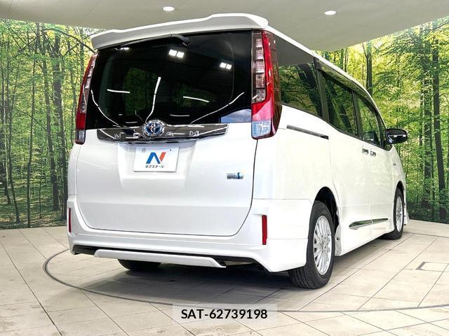 Toyota NOAH 2015-08 8854839-17