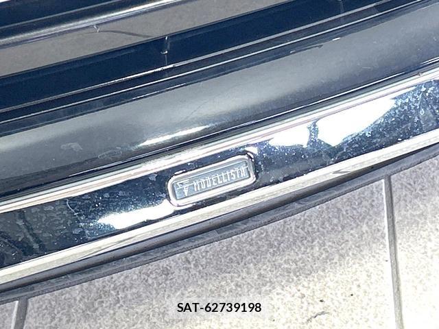 Toyota NOAH 2015-08 8854839-2