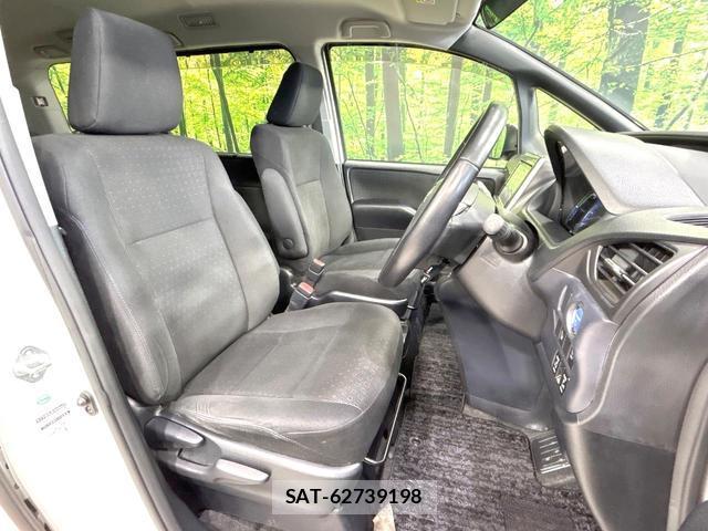 Toyota NOAH 2015-08 8854839-7