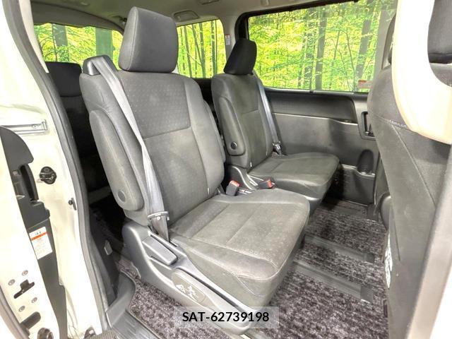 Toyota NOAH 2015-08 8854839-8