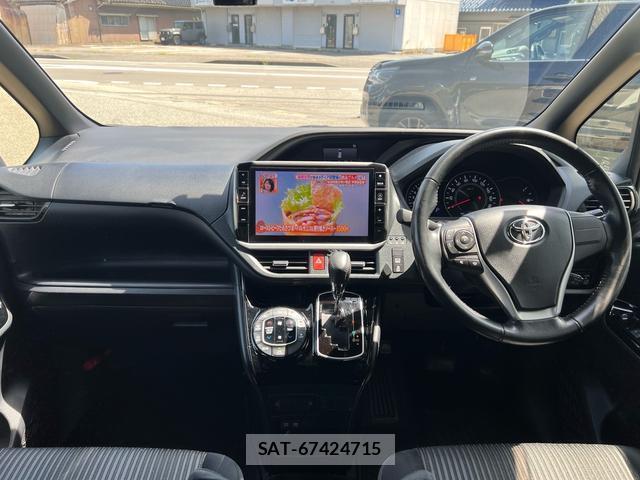 Toyota NOAH 2017-11 8854859-11